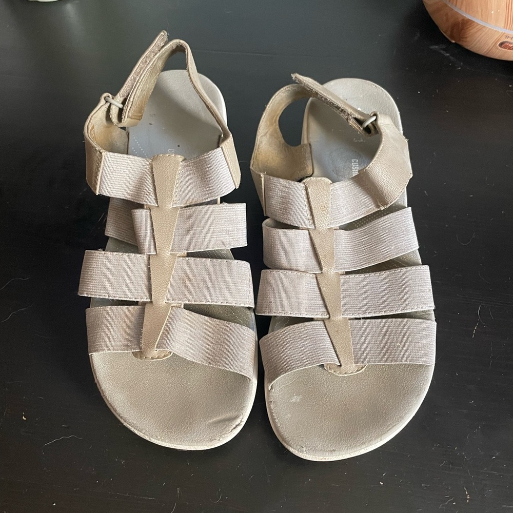Clark’s CloudSteppers Grey Tan Strappy Sandals